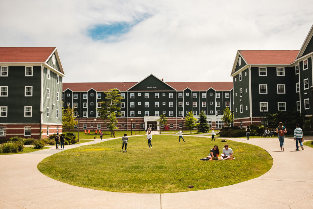 University (CBU) | Estudiar en Canadá junto a Linkers