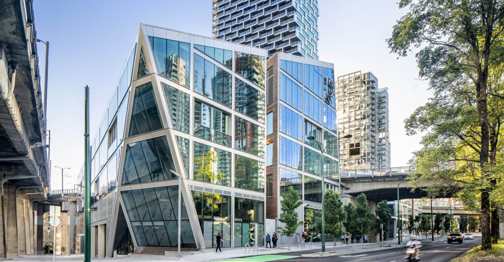 University Canada West (UCW) | Estudiar en Canadá con Linkers